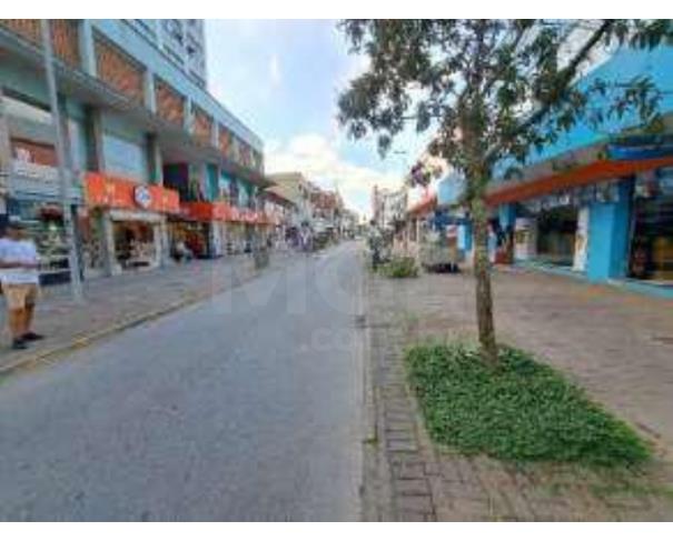 Foto de JOINVILLE/SC - Sala Comercial com 460,60m² no Ed. Manchester no Centro