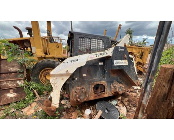Foto de PLANALTINA/GO - Mini carregadeira Terex TSV-50