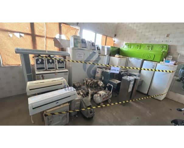 Foto de AMARGOSA/BA - Sucatas de equipamentos de refrigeração e correlatos inservíveis