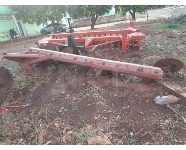 Foto de ELDORADO/MS - Tombador arado com 05 discos tatu vermelha