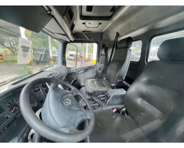 Foto de RIO DE JANEIRO/RJ - VTNE CAMINHÃO EMP GE ATEGO 1725/42 5T 4X4 MERCEDES-BENZ