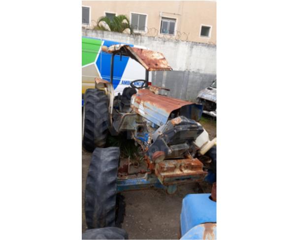 Foto de RIO DAS OSTRAS/RJ - TRATOR AGRÍCOLA DE RODAS, NEW HOLLAND 5630TR