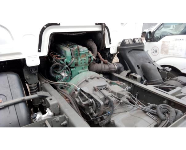 Foto de ITAÚNA MG CAMINHÃO NO CHASSI - VOLVO VM 330 6X4 TRAÇADO 