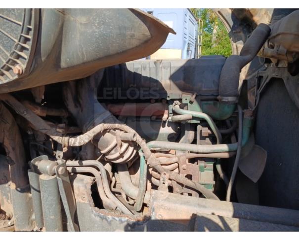 Foto de ITAÚNA MG - BAIXADO - VOLVO NH12380 4X2 T 2004/2005 (ENCONTRA-SE NO PÁTIO DO COMITENTE)