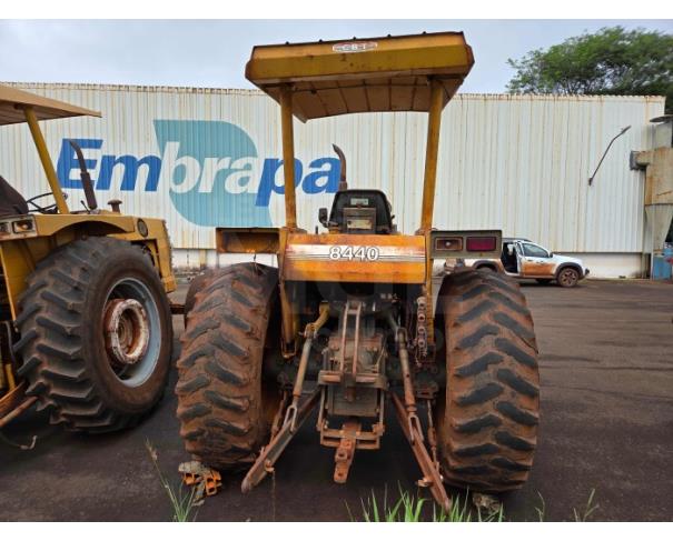 Foto de LONDRINA/PR - TRATOR AGRÍCOLA 4X2 MARCA CBT, MODELO 8440