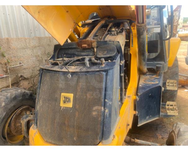 Foto de VILA VALÉRIO/ES - Retroescavadeira JCB, modelo 3CX