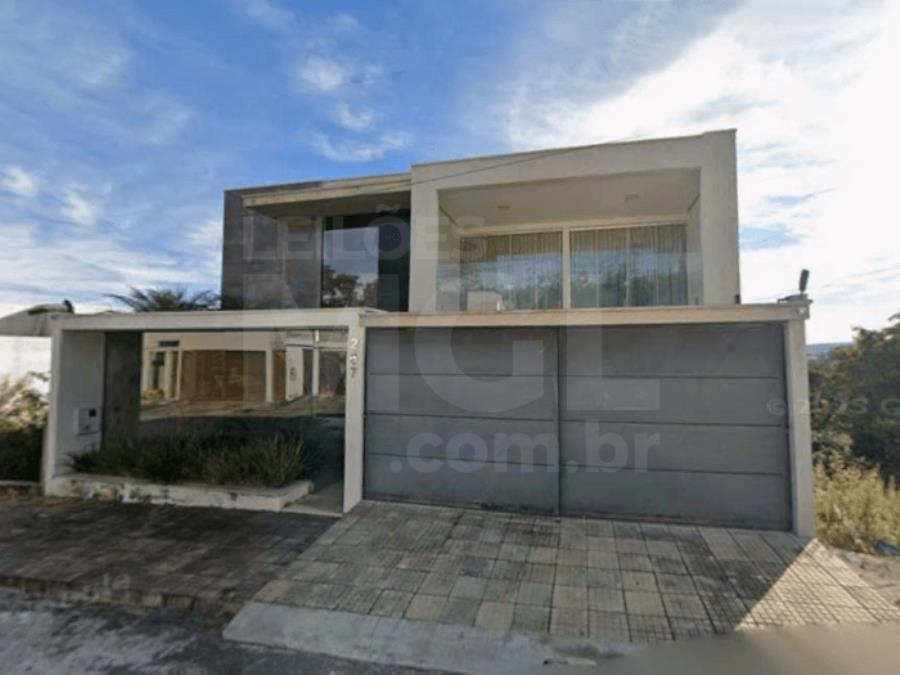 Imagem do imóvel FORMIGA/MG - Imóvel com 04 quartos, área de lazer com piscina e garagem. IMÓVEIS | MG