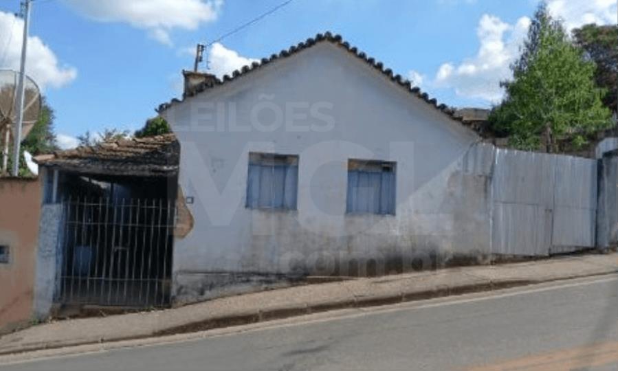 Imagem do imóvel CLÁUDIO/MG – Casa e seu respectivo lote com a área de 250m², situado no Centro LEILÃO EXTRAJUDICIAL DE IMÓVEIS