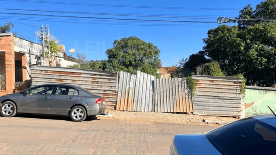 Imagem do imóvel IGUATAMA/MG – Lote com a área de 200,00m², com uma construção inacabada, situado no Centro IMÓVEIS