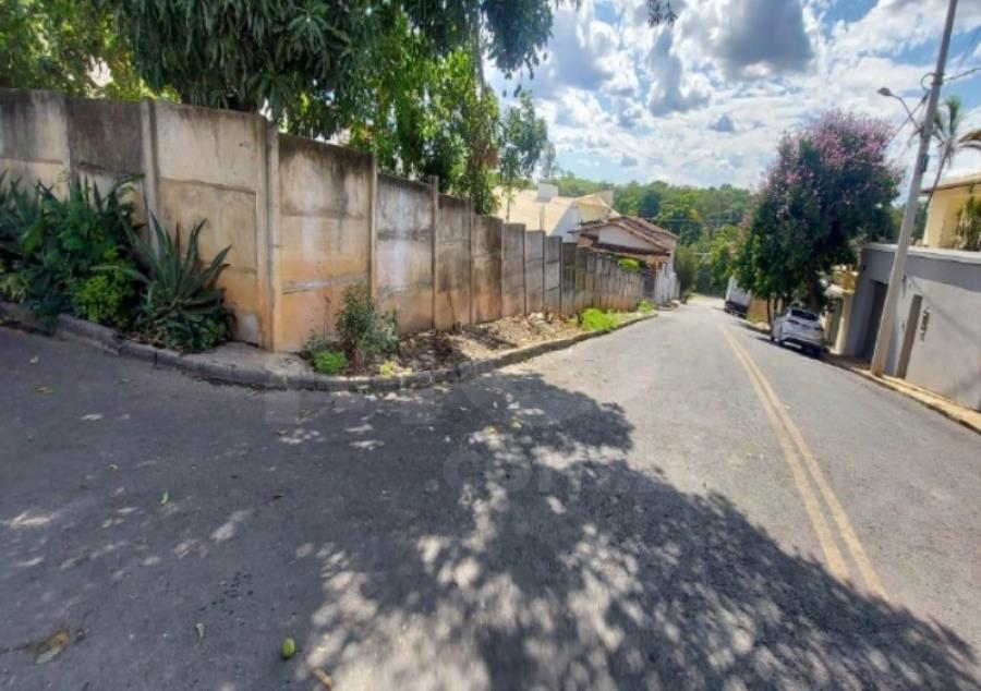 CURVELO/MG- LOTE COM ÁREA TOTAL DE 573,63M² LEILÃO EXTRAJUDICIAL DE IMÓVEIS, localizado em Curvelo - MG