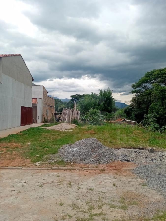 ITANHANDU/MG - Lote de terreno com área total 366,9826m² no Loteamento Paula Santos PREFEITURA MUNICIPAL DE ITANHANDU/MG, localizado em Itanhandu - MG