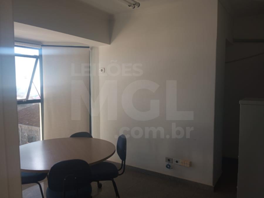 MARÍLIA/SP - Sala comercial no Edifício Work Center com área total de 133,91m² MARÍLIA/SP - Sala comercial no Edifício Work Center, localizado em Marília - SP, bairro Centro
