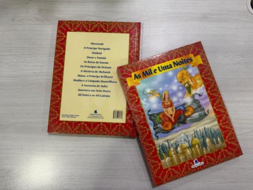 ITAÚNA/MG - LOTE COM 10 LIVROS DE CAPA DURA