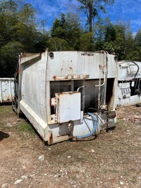 SUZANO/SP-COMPACTADOR DE 15 m³