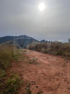 ESPIRITO SANTO DO DOURADO/MG- Terreno com área de 1.000,00 m², localizado na Rua 2, Chácara 23, Quadra “B”, do “Chacreamento Dois Irmãos”,Espírito Santo do Dourado/MG