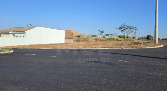PIACATU/SP — Terreno Urbano com 150,00m² na Avenida Zualdo Paganini esquina com a Rua da Saudade