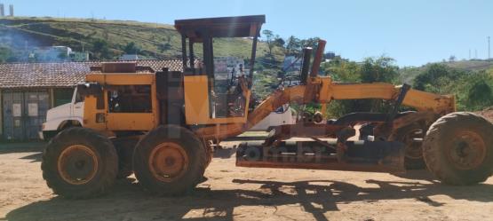 MURIAÉ MG PATROL HUBERWACO 130 - ANO APARENTE 1984