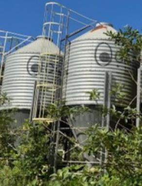ORATÓRIOS/MG - 02 Silos para armazenagem de grãos marca CASP, capacidade de 7 toneladas