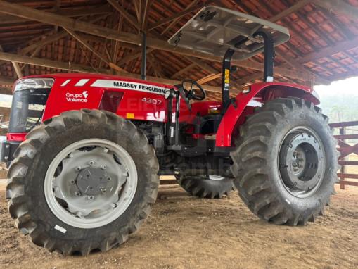 ITAÚNA MG - TRATOR COM PÁ 2025 - PÁ TF 1500 - HORAS 180 HS - GRADE BALDAN