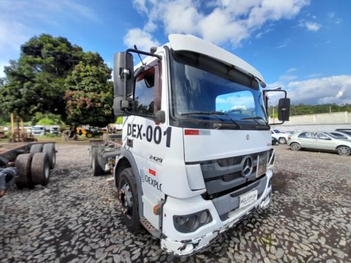 ITAÚNA MG CAMINHÃO NO CHASSI MERCEDES BENZ ATEGO 2429 - ANO 2012/2012