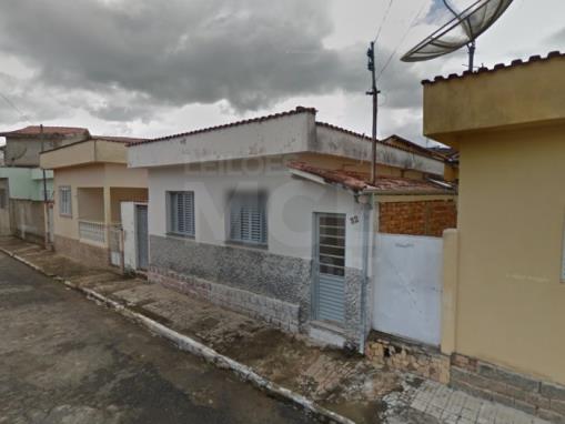 CONCEIÇÃO DO RIO VERDE/MG — [Fração ideal de 25% sobre] uma casa e seu lote no Bairro Goiabal