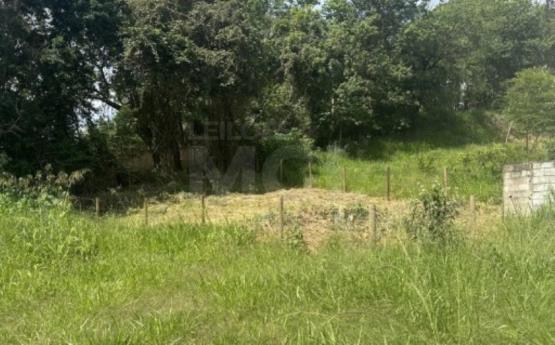 ITAÚNA/MG - Lote com a área de 300,00m², situado no bairro Itaunense