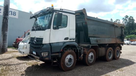 ITAÚNA MG - CAMINHÃO MERCEDES BENZ AROCS 4851 K 8X4 CAÇAMBA - ANO 2021/2021