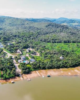 ITAÚNA/MG — Lote 15, com a área de 1754,51m², situado no Condomínio Arraial do Lago