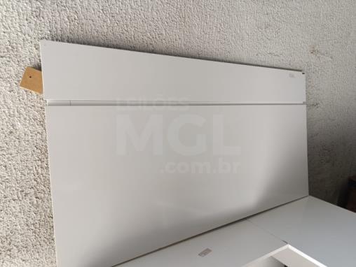 ITAÚNA/MG - PAINEL LAQUEADO BRANCO