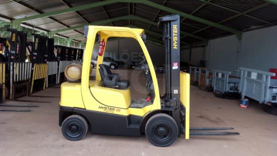 ITAÚNA/MG - EMPILHADEIRA - HYSTER H50FT - TRIPLEX - ANO: 2011/2011 - PA12984