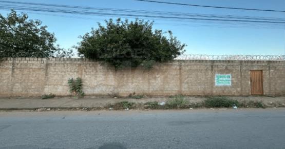 JANAÚBA/MG - Terreno com a área de 910,88m², situado no bairro Planalto