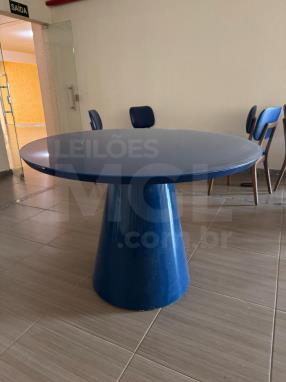 ITAÚNA/MG - 01 MESA REDONDA COM TAMPO DE VIDRO COM 6 CADEIRAS ALTO PADRÃO -MA11255