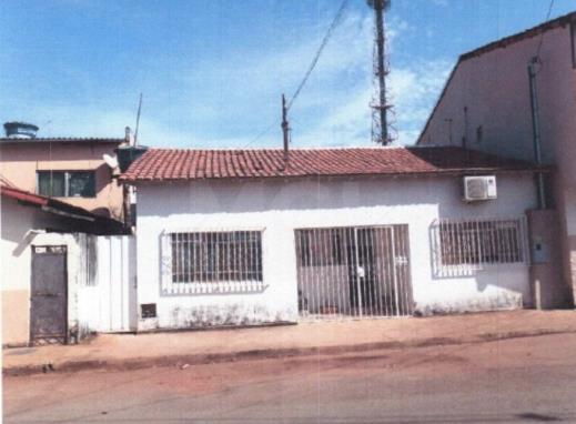 PARACATU/MG- RESIDENCIA DE N° 7 NO BAIRRO AMOREIRAS