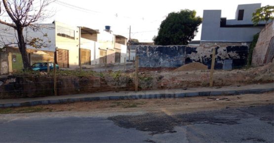 FORMIGA/MG – Lote com a área de 252,00m², situado no bairro Saudade