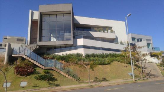 NOVA LIMA/MG – Casa com a área de 928,29m², situada em Alphaville Lagoa dos Ingleses Fase II