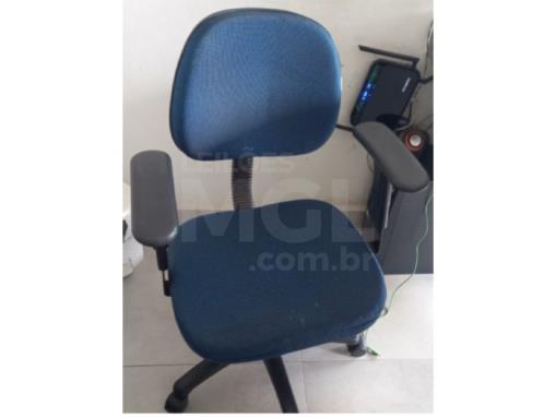 BOM DESPACHO/MG - 02 cadeiras de escritório ergonômicas