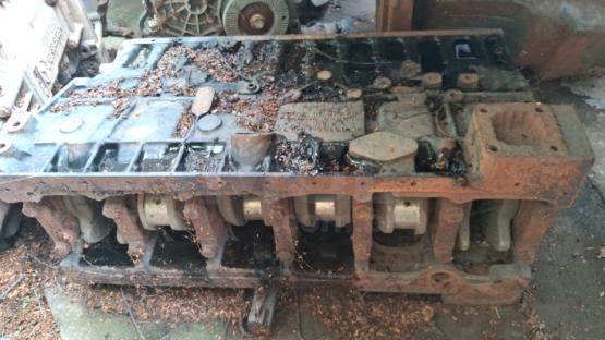 ITAÚNA MG-BLOCO DE MOTOR MWM 6C COM EIXO VIRA BREQUIM PA10467