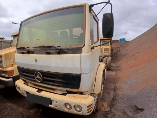 ITABIRITO/MG - CAMINHÃO - MERCEDES BENZ 2423 K / 2423 K - TRUCADO - ANO: 2002 - HORAS: 8.709 - PA